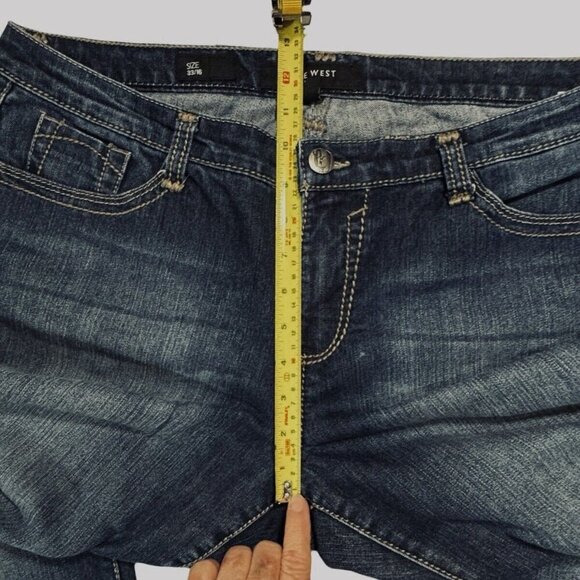 NINE WEST Jeans Missy Sz. 16 Average Dark Blue Embellished Embroidered Flared - Picture 13 of 16